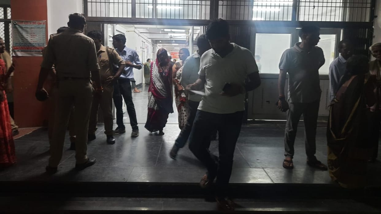 girl stabbed with knife after sexual assault in jamo area of Amethi