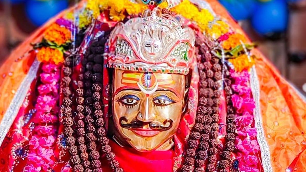 The royal ride of Baba Mangalnath came out with pomp in Shajapur, the band-tashes resonated fiercely