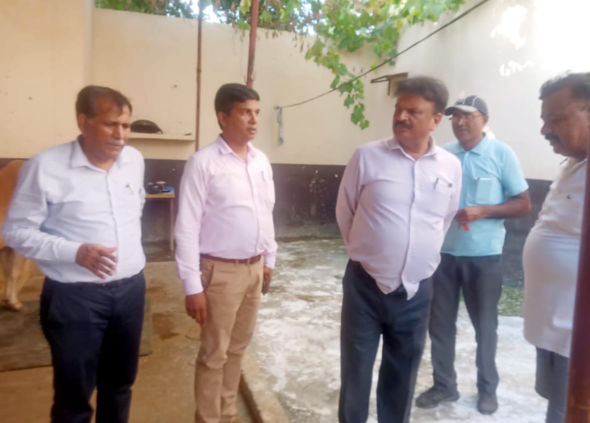 Director of Animal Husbandry Department inspected village Timarpur