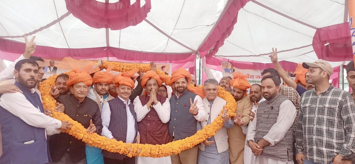 Praising Modi government in ten minutes speech