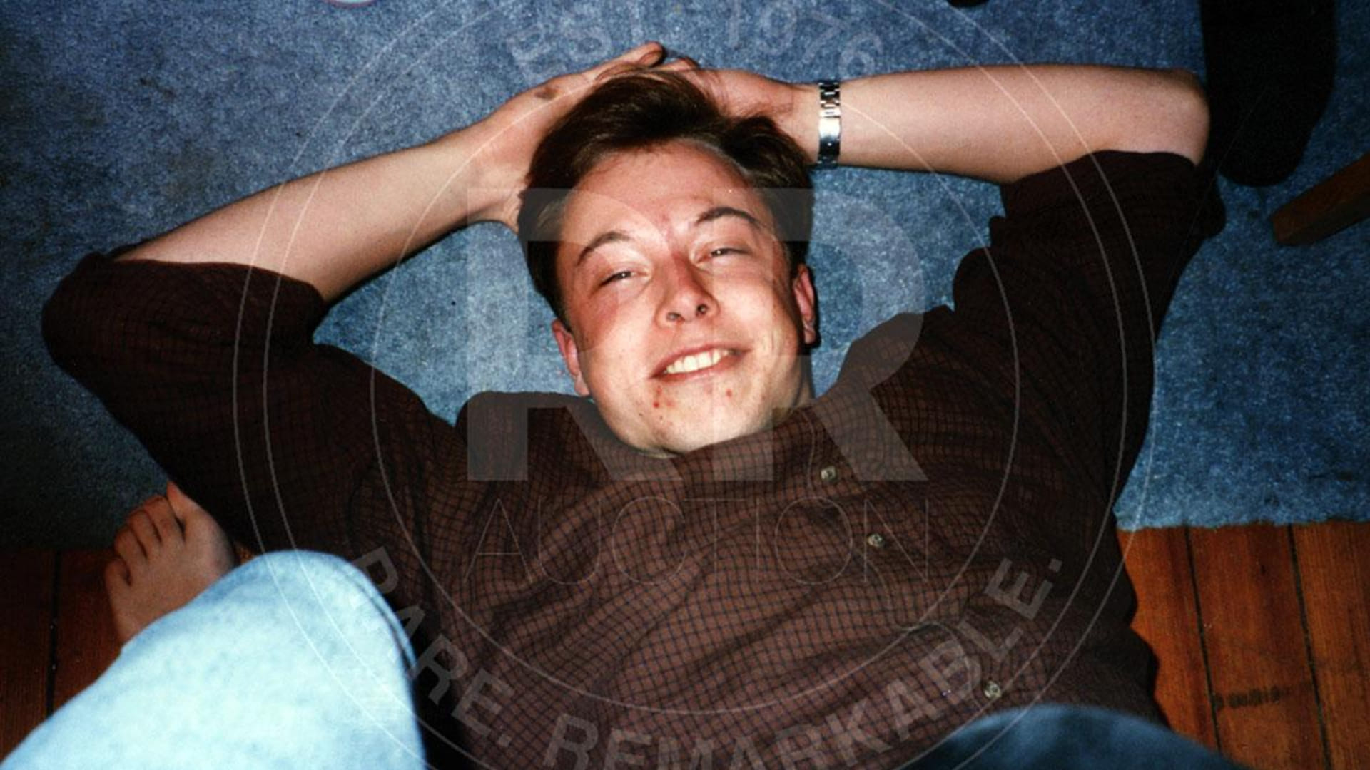 Musk-Jennifer Pics: Ex-girlfriend decided to auction her pictures with Musk