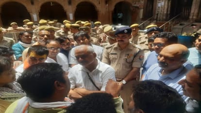 Former DGP Sulkhan Singh reached vrindavan and investigates Banke Bihari temple accident