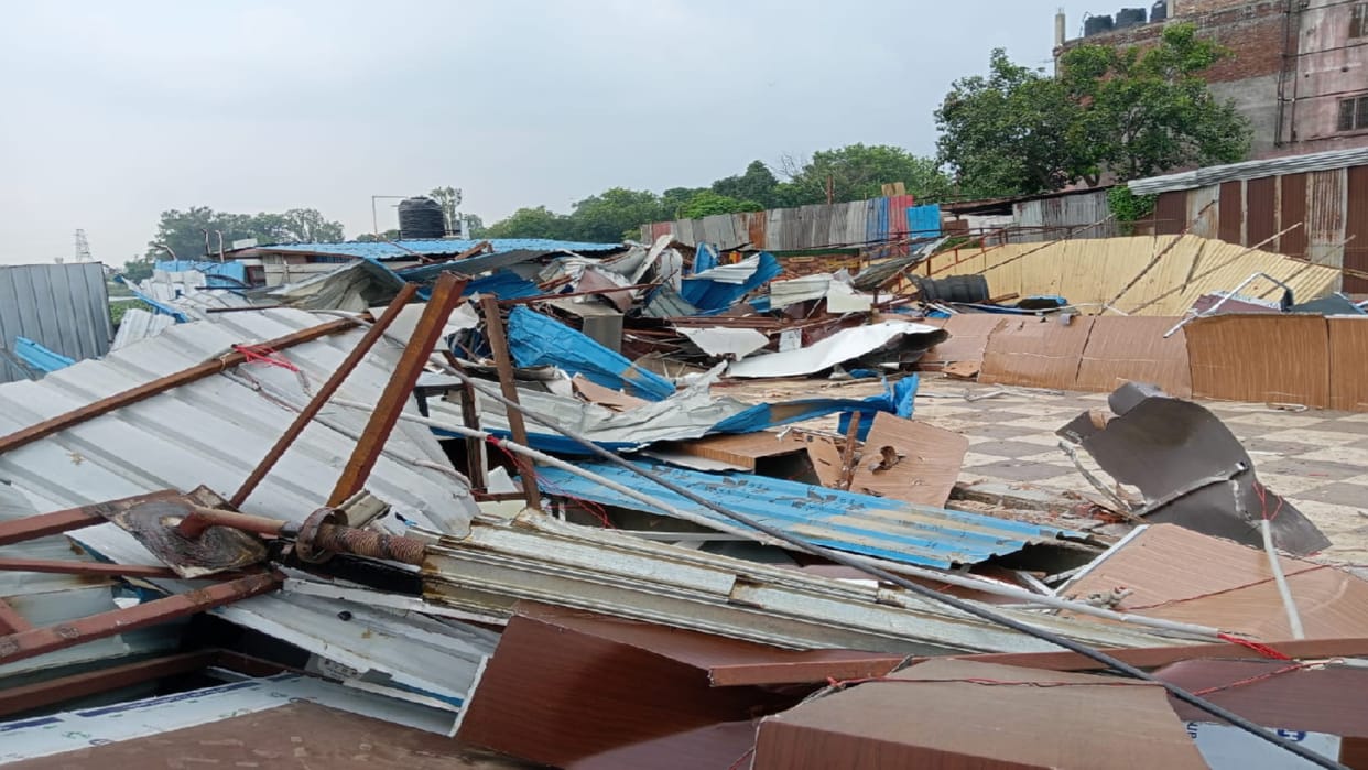 Bulldozer of GDA ran on two restaurants on banks of Ramgarhtal