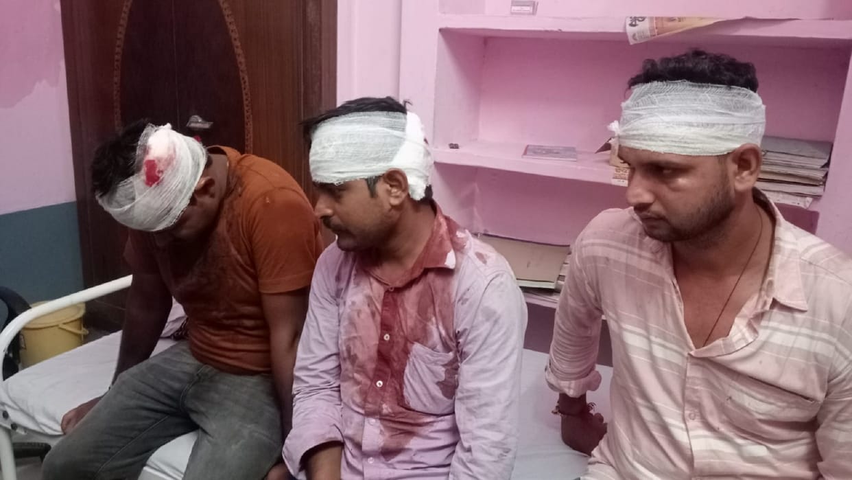 robbed three youths after stopping their bikes in varanasi crime news