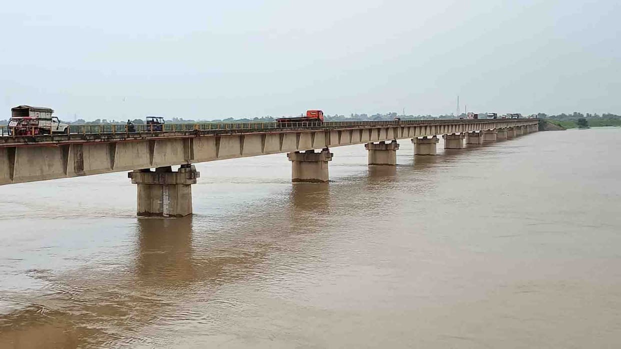 Hamirpur: Yamuna above danger mark, Betwa water level rises
