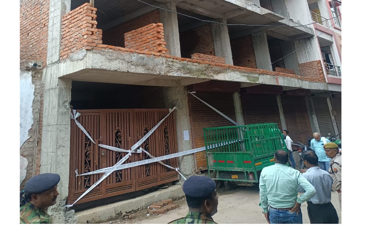 Kanpur Violence, Another under-construction building of Haji Vasi sealed