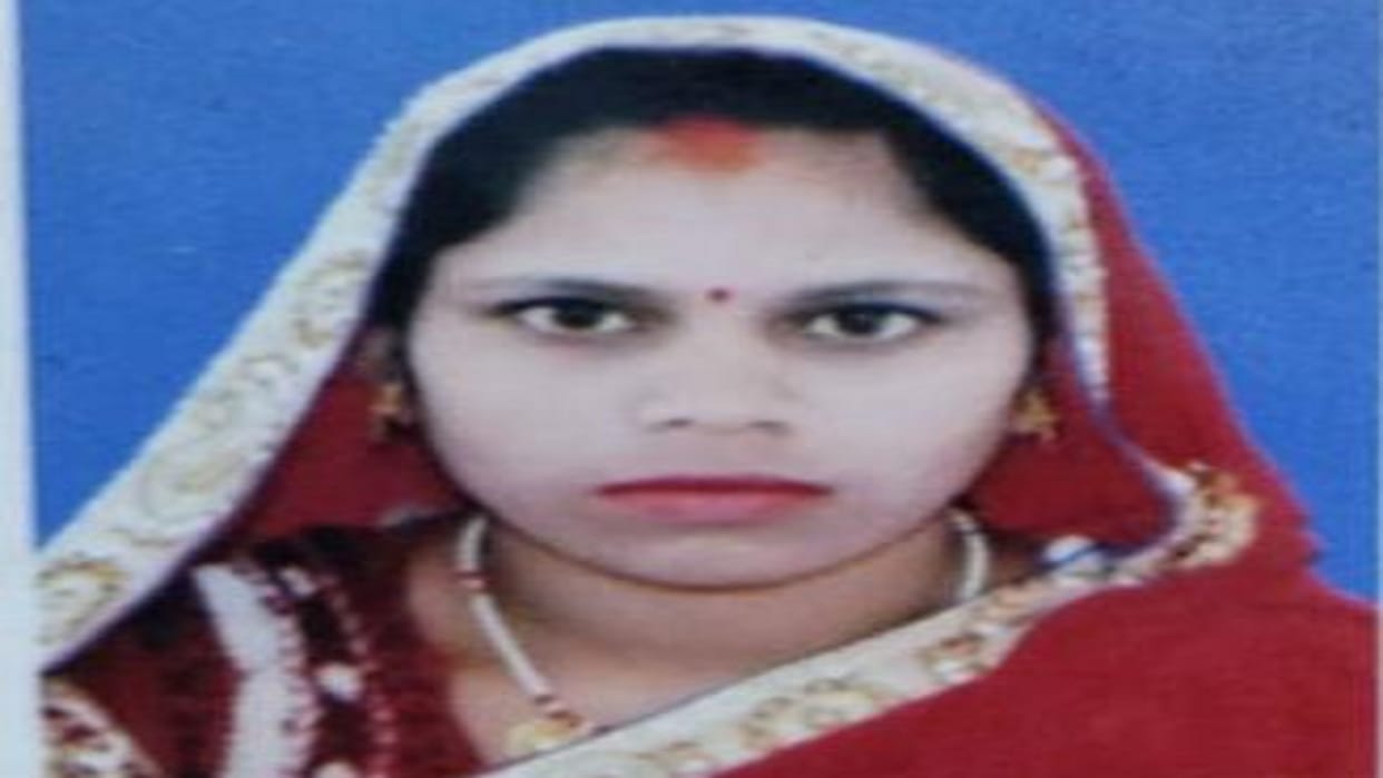 Crime in Varanasi Dead body of woman found hanging in room
