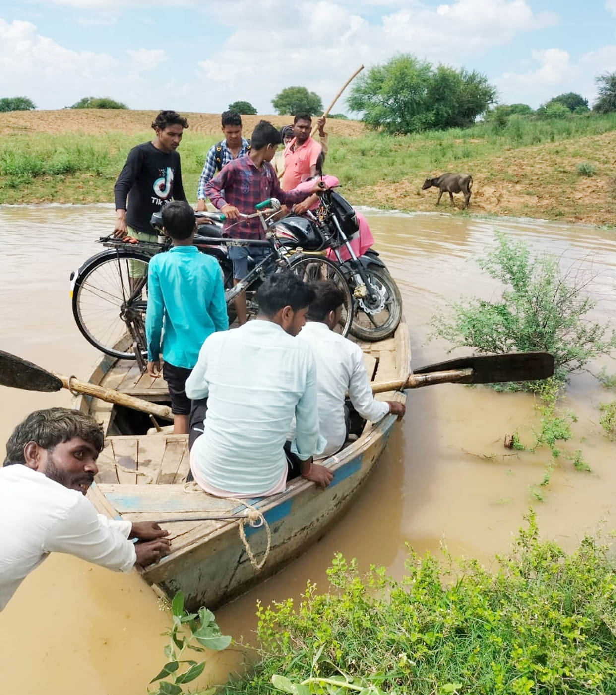 Hamirpur: Water level started rising again due to release of water from dams in rivers