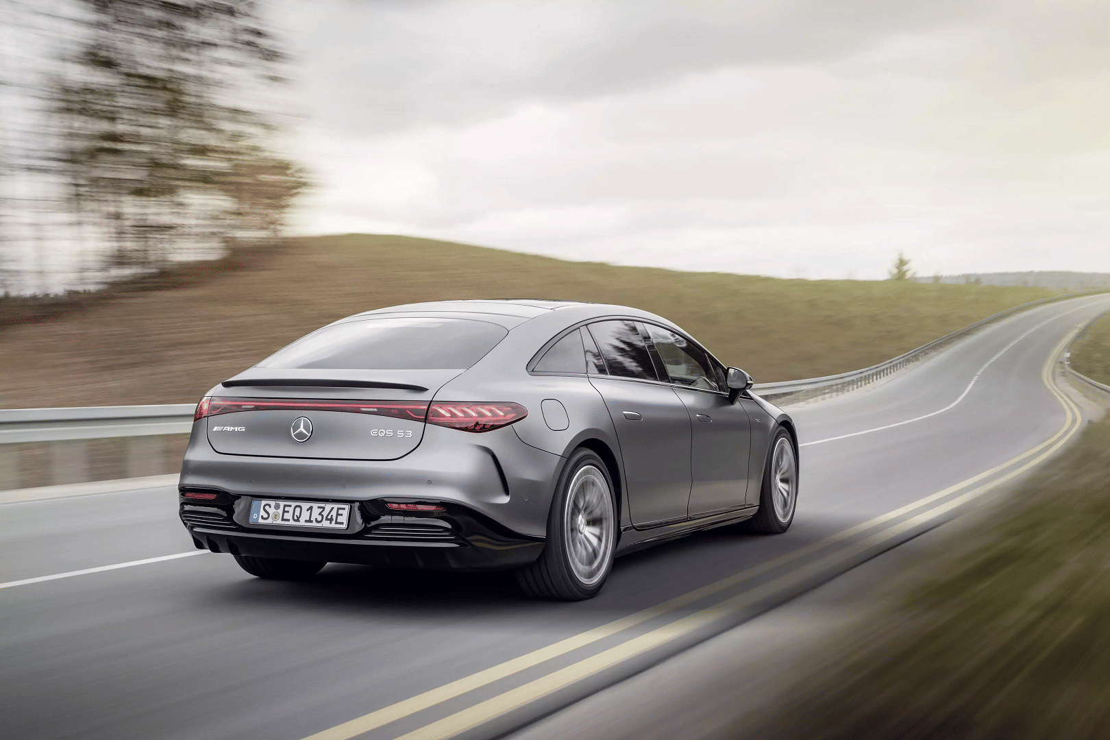 Mercedes AMG EQS 53 Performance Electric Vehicle EV launched in India Check Price Range Features News in Hindi