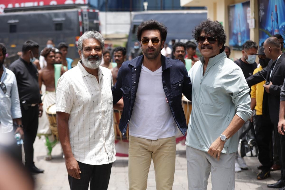 Brahmastra actor Ranbir Kapoor Akkineni Nagarjuna Ss rajamouli eat together south indian food