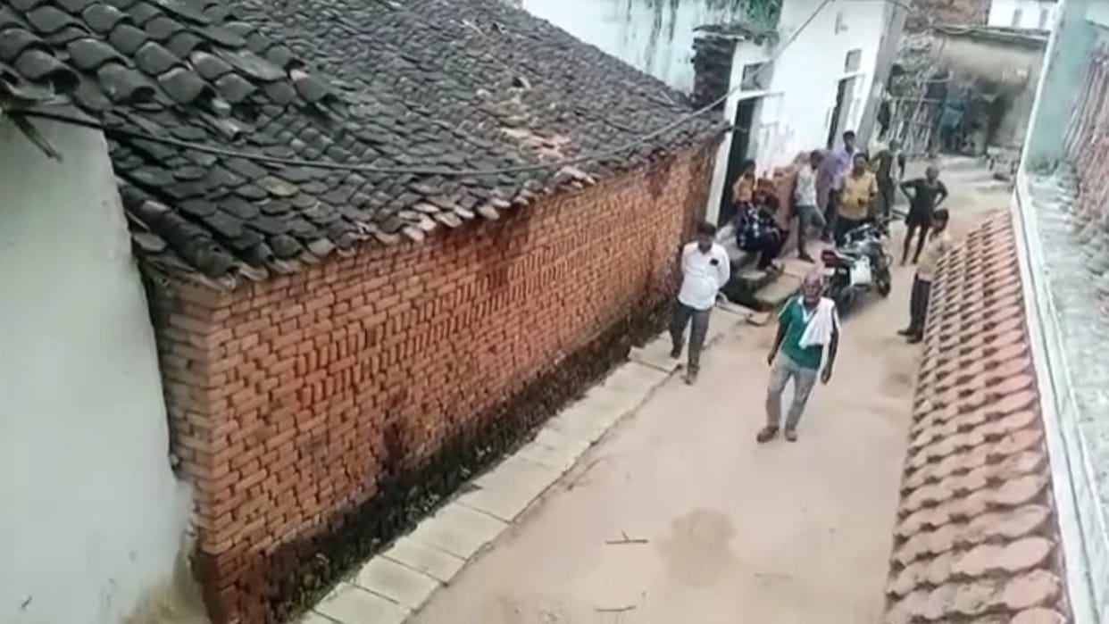 In Chhatarpur, an alert was made to the people in the villages situated near the river