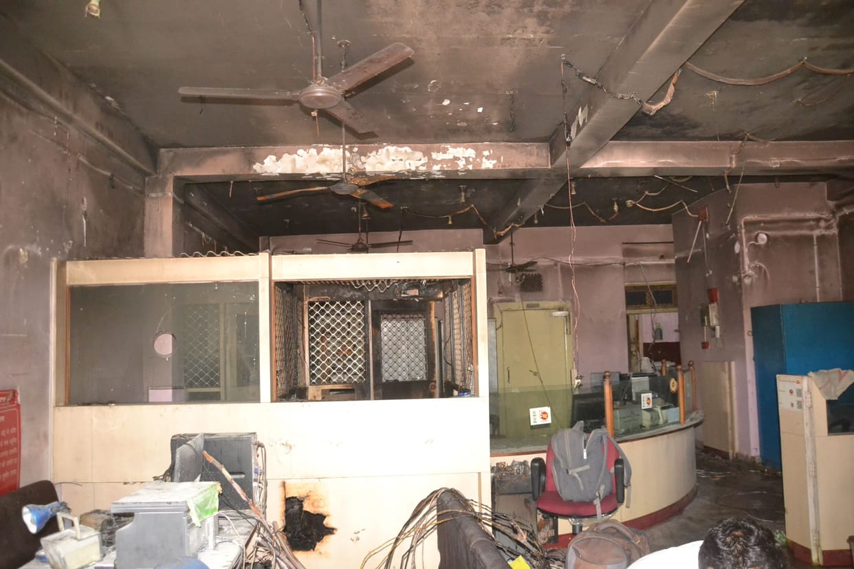 Kanpur Dehat: Fire in PNB branch due to short circuit, computer, furniture and other equipment burnt