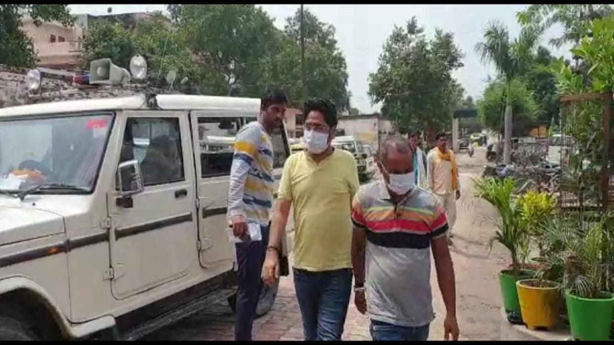 Action of Telangana Police 9 crore cash recovered from Chandaulis famous businessmans house