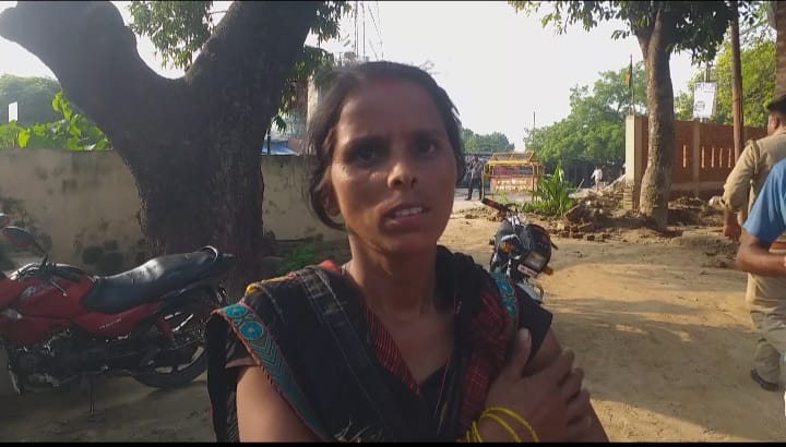 The bike rider who was running by pulling the coil was caught, beaten