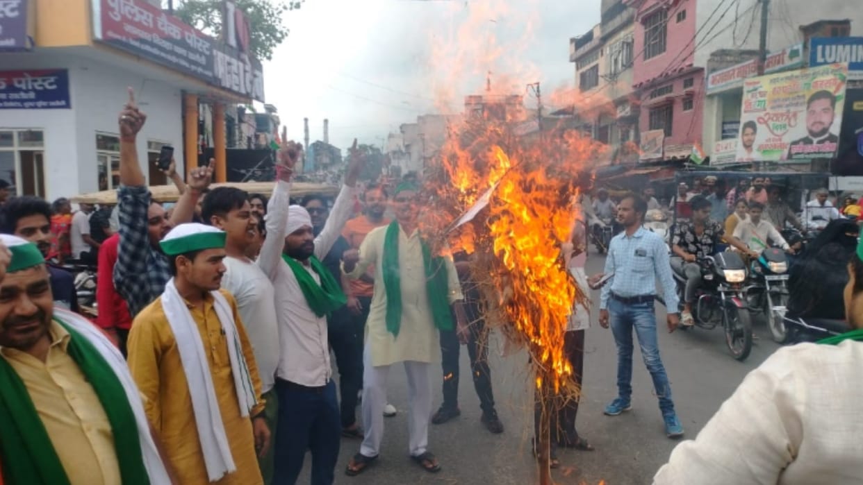 Teni Tikait Controversy: BKU activists boil over statement, effigies burnt in Muzaffarnagar
