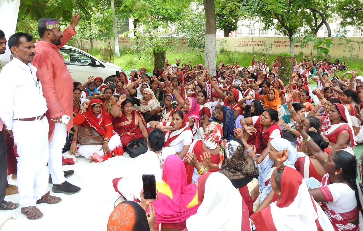 asha workers agitated