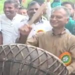 विधायक अनिल शर्मा ने मेले के समापन पर बजाया नगाड़ा।