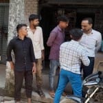 एटीएस टीम के आने की सूचना के बाद अमिलो बाजार में खड़े लोग