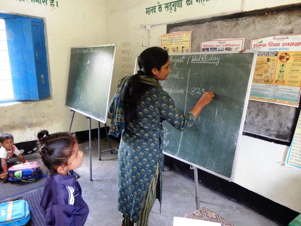 DM Takes Classes in Bageshwar
