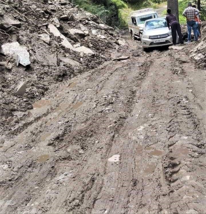 people face problem in matal bamta road