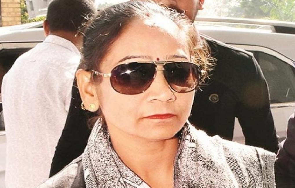 BSP Dabang MLA warns Tehsildars about Rambai compensation to farmers