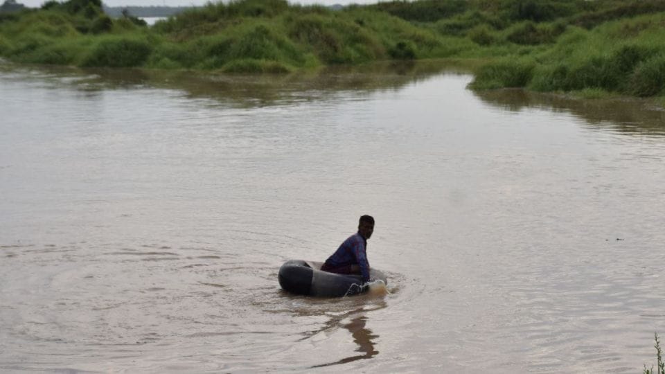 chambal flood hit pura bhagwan village of bah agra
