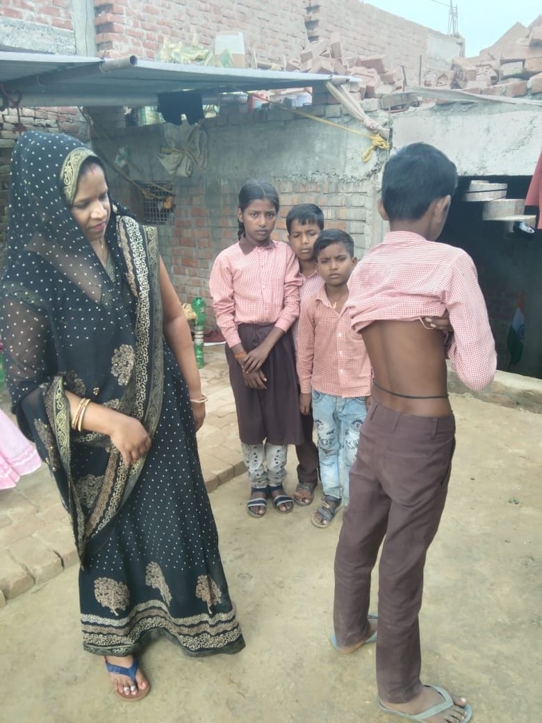 mid day meal,blame,pradhan,studant,bitten,kannauj  crime news