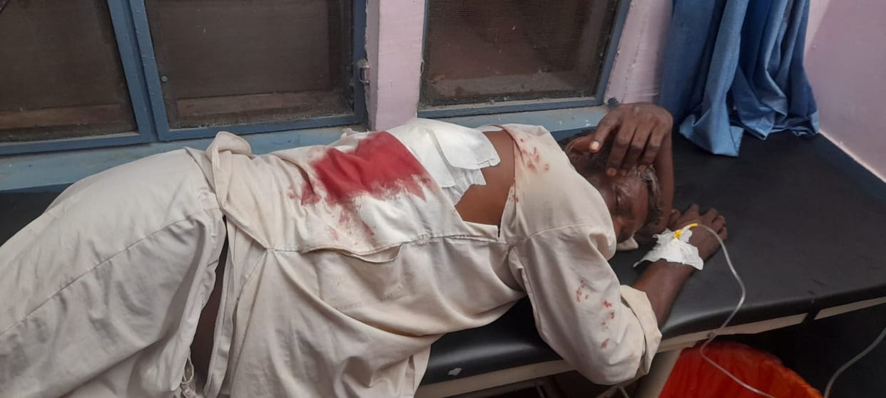 Bike riding miscreants shot Divyang e rickshaw driver
