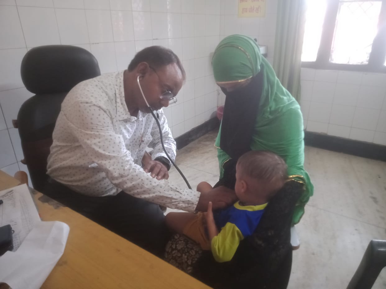 Hathras: Due to viral fever, children are getting sick along with elders