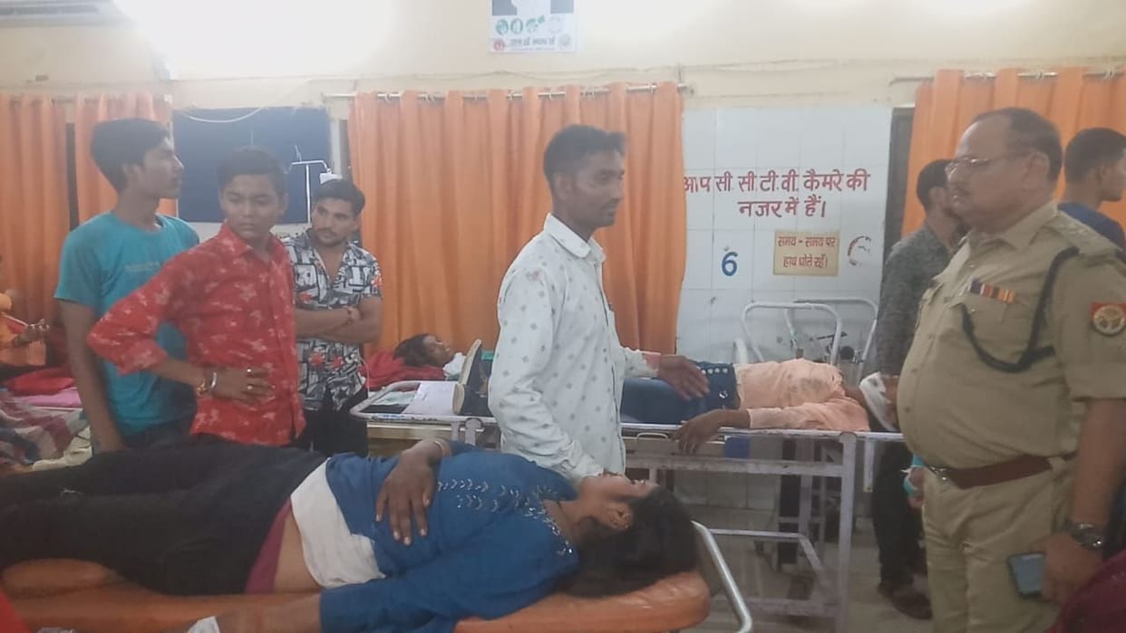 Hathras: The car overturned uncontrollably, girl died, 27 injured