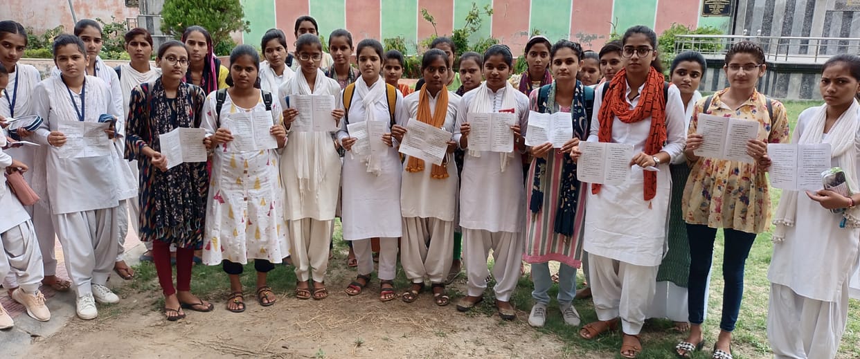 Students upset due to paper out of syllabus