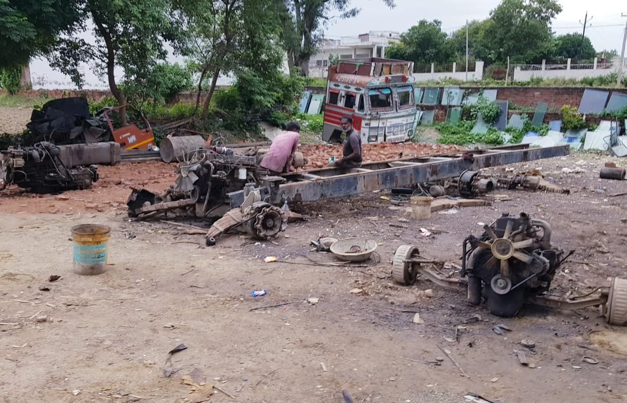 Illegal cutting of vehicles in the district