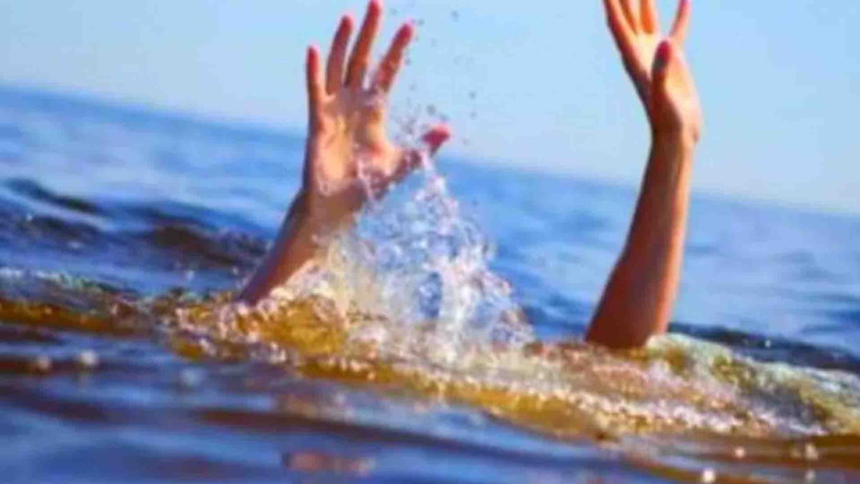 Father jumped in Ganges with two innocent son