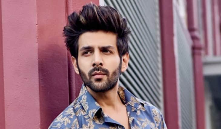 Kartik Aaryan fan got emotional, Actor was seen Hugging and comforting her