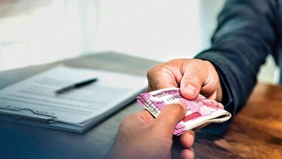 18 lakh forgery from two ex-servicemen in Gorakhpur