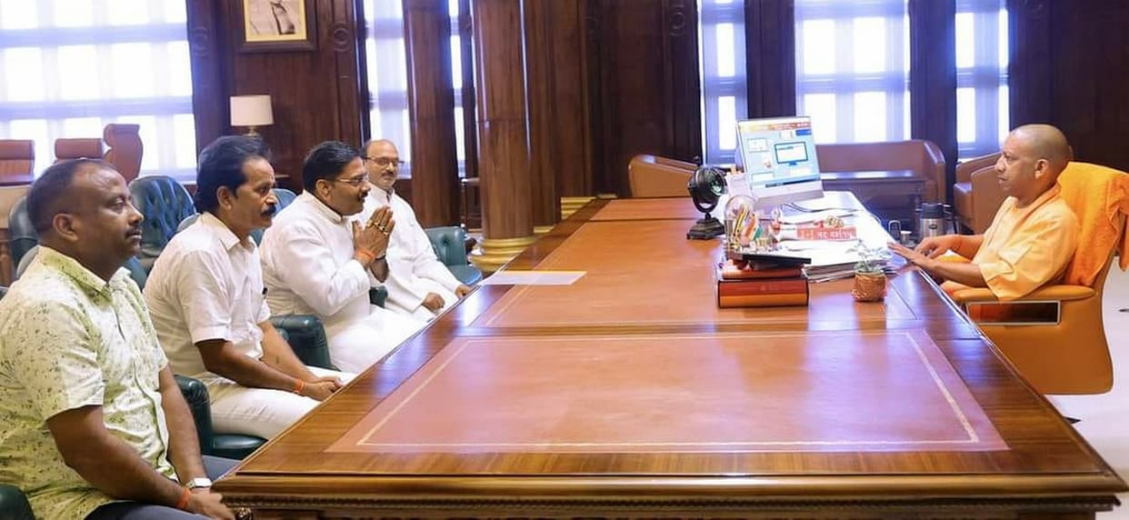 Demand for overbridge from Subhash Park to Alinagar Tiraha