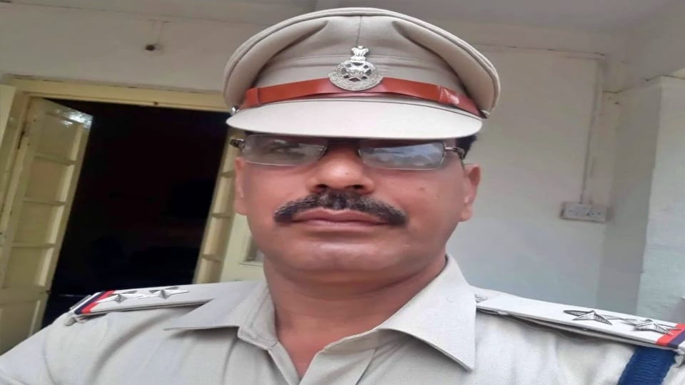 Lokayukta inspector arrested for misbehaving with youth in Gwalior