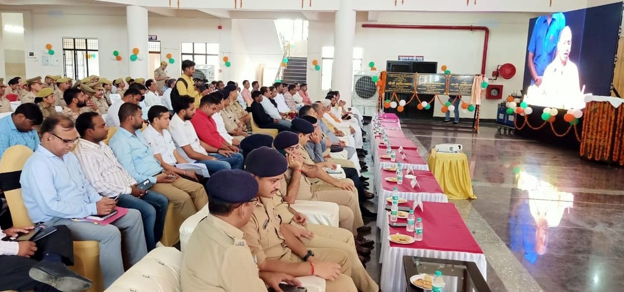 Chief Minister inaugurated the police buildings