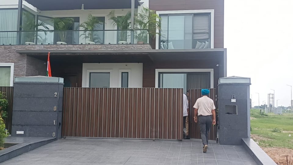 Vigilance Raids on house of AIG Ashish Kapoor in Mohali