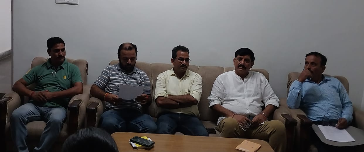 The non-gazetted employees federation raised the demand for restoration of OPS