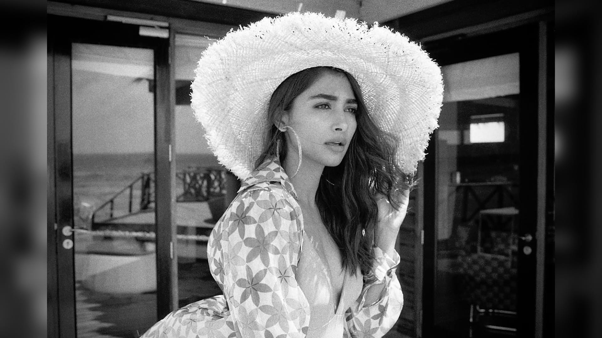 Pooja Hegde Birthday know about lesser known facts of actress how she gets the role for Hrithik mohenjo daro