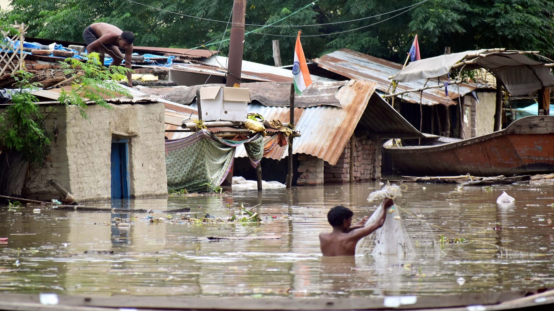 Ganga and Yamuna can cross the danger mark anytime, PAC NDRF Alert