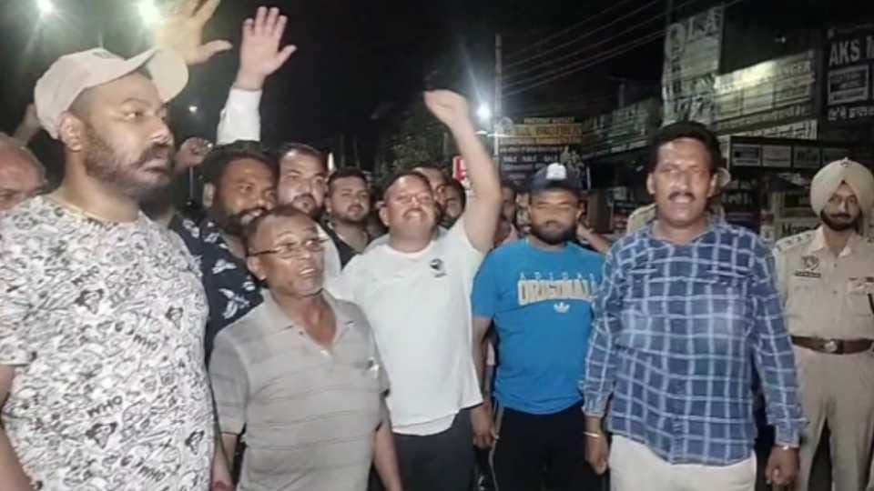 Uproar over the death of mother and child in Johal Hospital in Jalandhar