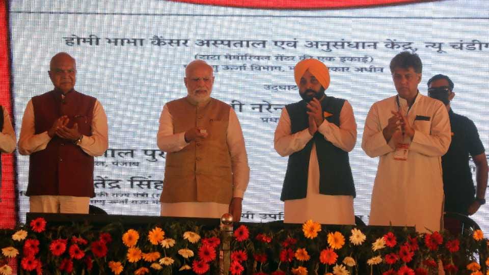 PM Modi send message to Himachal from Punjab soil