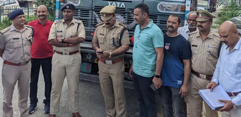 Crime Interstate vehicle thief gang busted four arrested in Rudrapur Uttarakhand