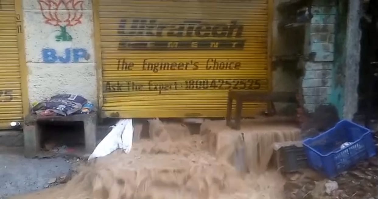 rain water enter in shops of tombi bazar silai and 30 roads closed due to lanslides