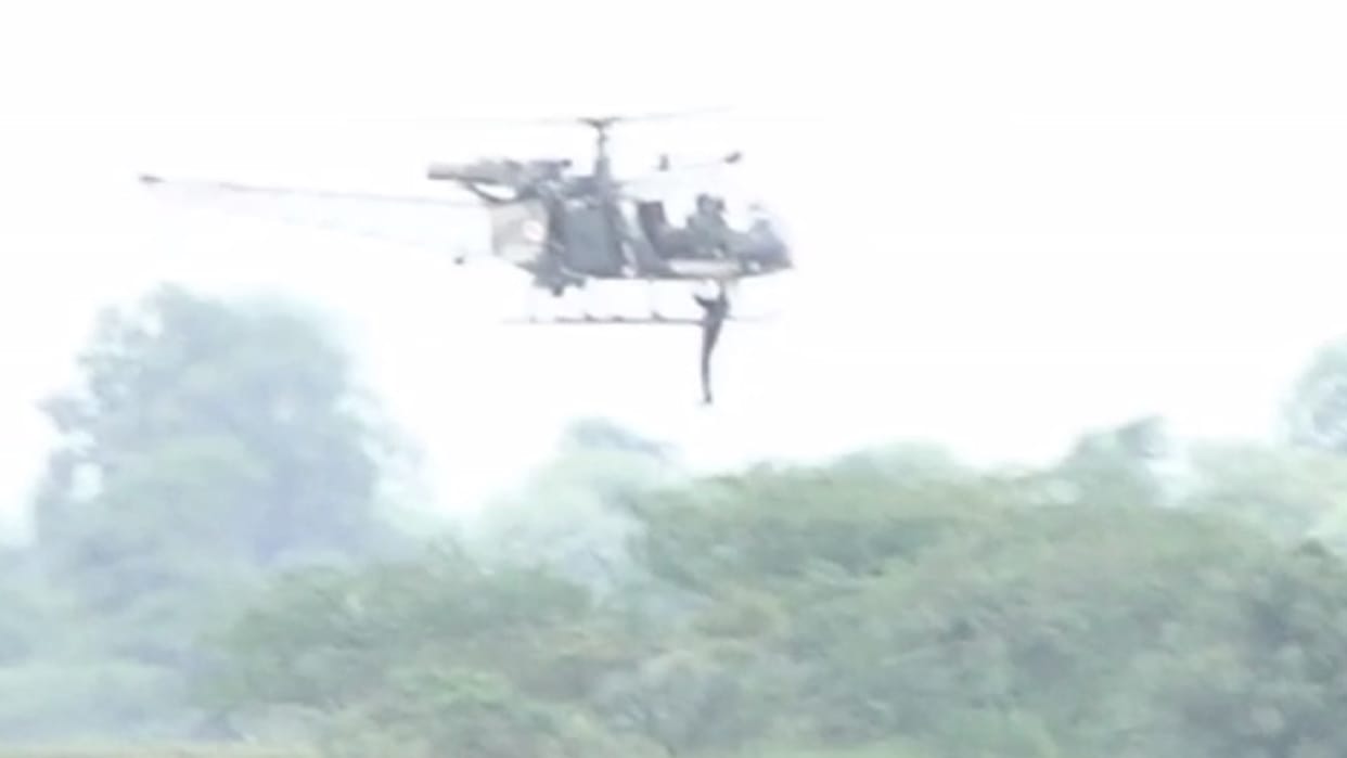 Baruasagar: Helicopter called from Gwalior for the farmers trapped in the island