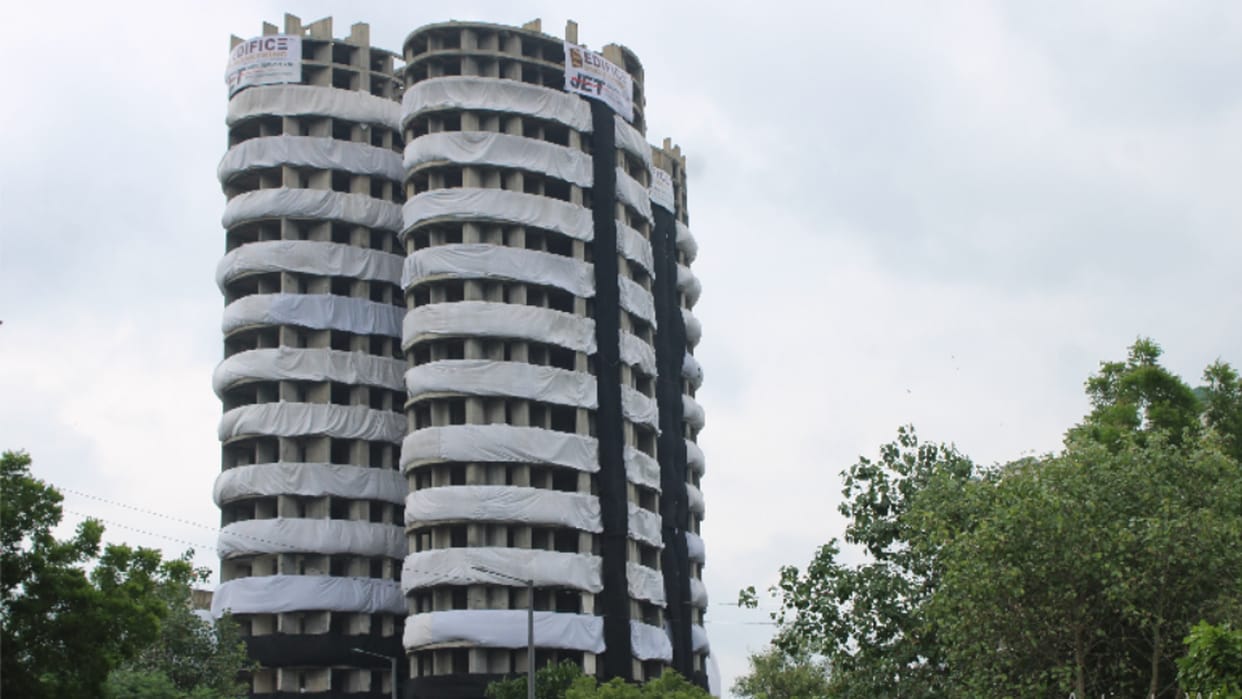 Twin Tower Blast Twin towers will pile up in rubble in 12 seconds with explosion at 2.30 pm