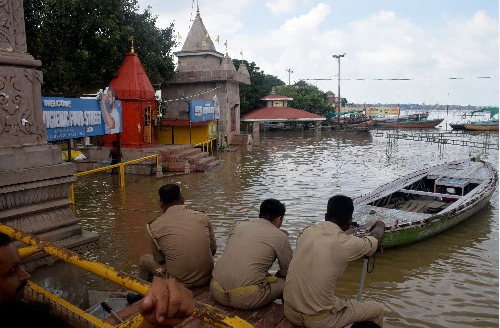 Flood in varanasi Ganga water level about to touch red mark panic in coastal areas