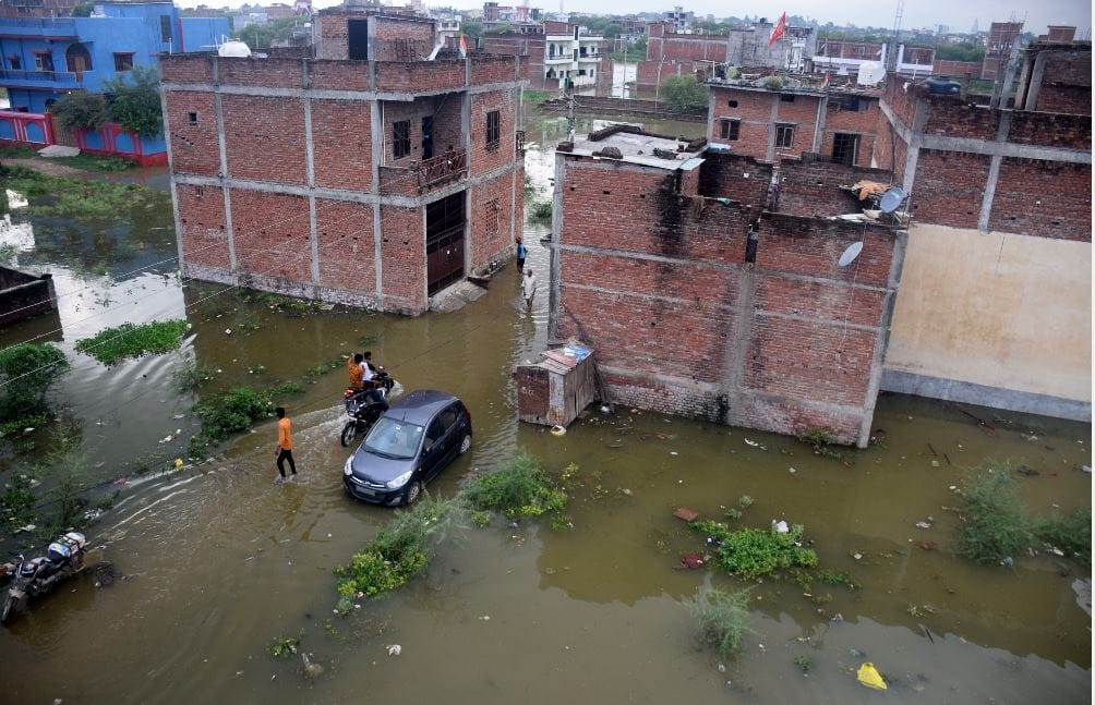 Flood in varanasi Ganga water level about to touch red mark panic in coastal areas